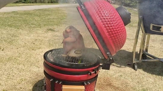 Czerwone szkliwione 15-calowe naczynia kuchenne Kamado Grill Smoker Ceramic Charcoal